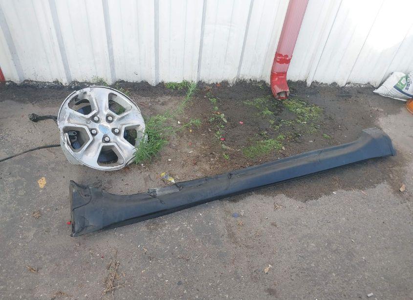 Photo 11 of 2015 Jeep Grand CHEROKEE LAREDO (VIN 1C4RJEAG4FC144395)