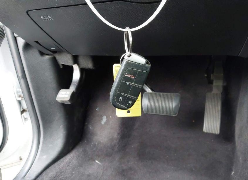 Photo 11 of 2015 Jeep Grand CHEROKEE LAREDO (VIN 1C4RJEAG4FC218009)