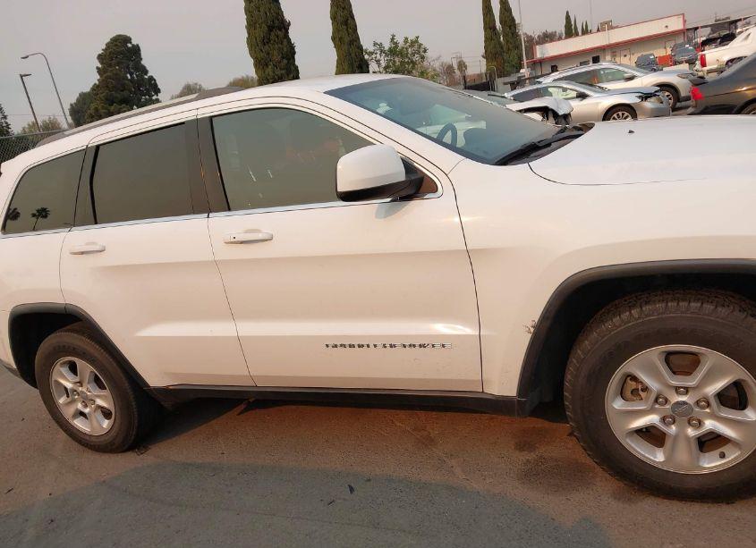 Photo 13 of 2015 Jeep Grand CHEROKEE LAREDO (VIN 1C4RJEAG4FC218009)
