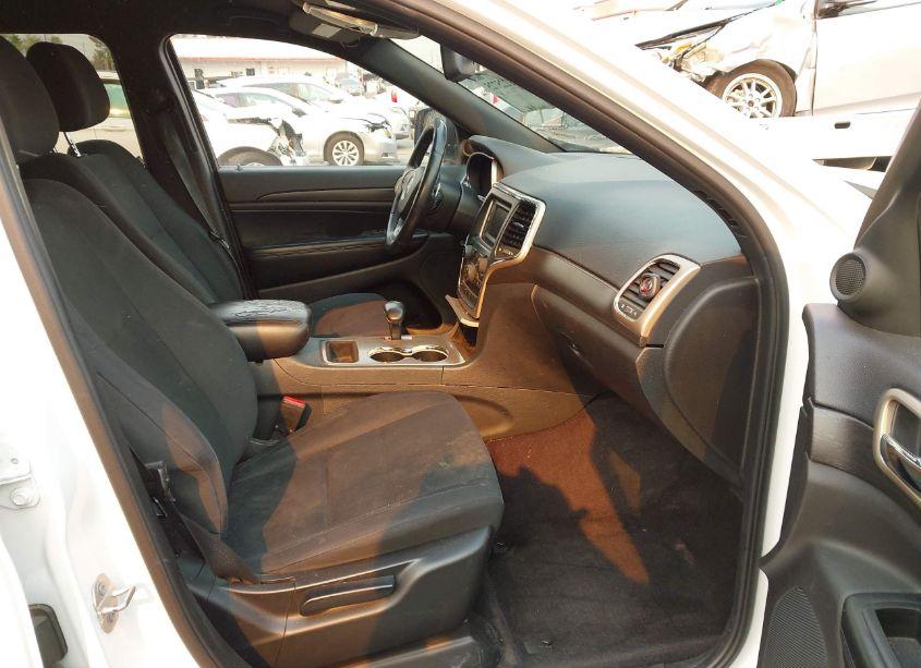 Photo 5 of 2015 Jeep Grand CHEROKEE LAREDO (VIN 1C4RJEAG4FC218009)