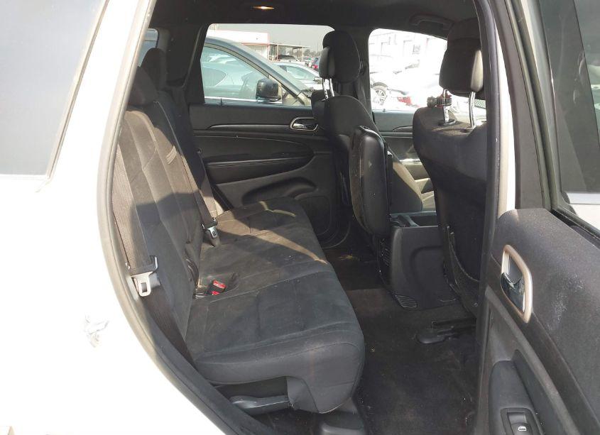 Photo 8 of 2015 Jeep Grand CHEROKEE LAREDO (VIN 1C4RJEAG4FC218009)