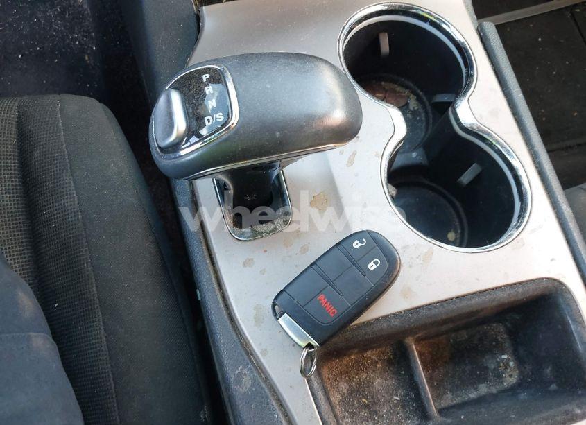 Photo 11 of 2015 Jeep Grand CHEROKEE LAREDO (VIN 1C4RJEAG4FC686080)