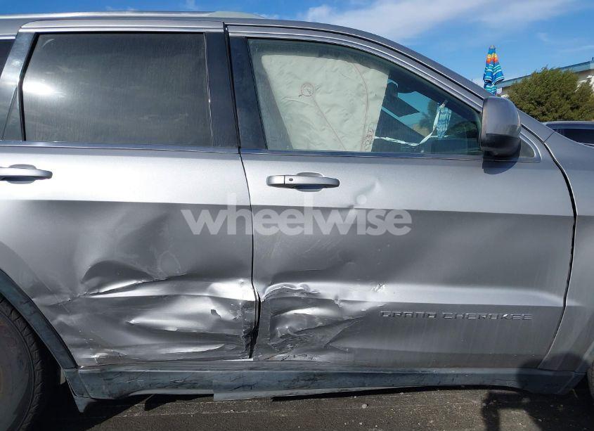 Photo 13 of 2015 Jeep Grand CHEROKEE LAREDO (VIN 1C4RJEAG4FC686080)