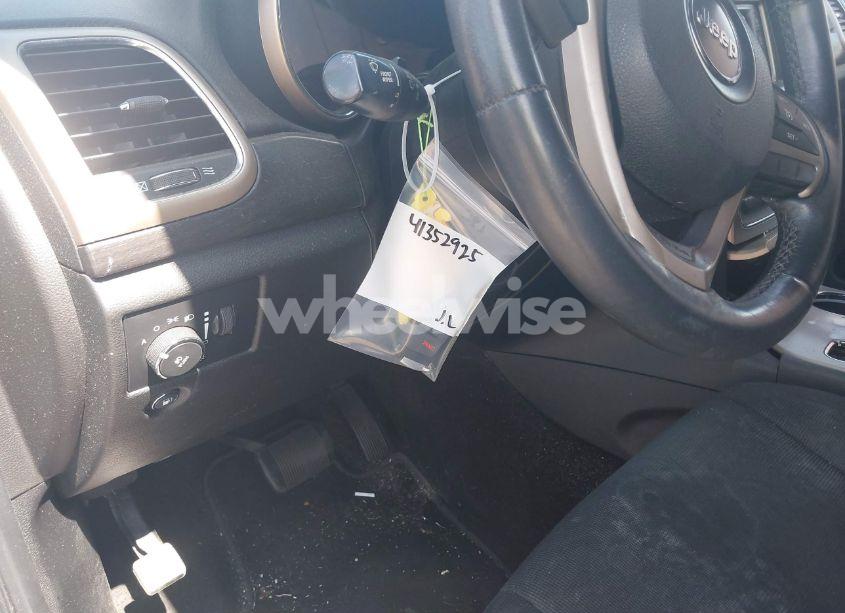 Photo 17 of 2015 Jeep Grand CHEROKEE LAREDO (VIN 1C4RJEAG4FC686080)