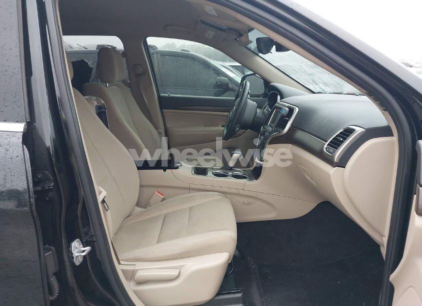 Photo 5 of 2017 Jeep Grand CHEROKEE LAREDO 4X2 (VIN 1C4RJEAG4HC677026)