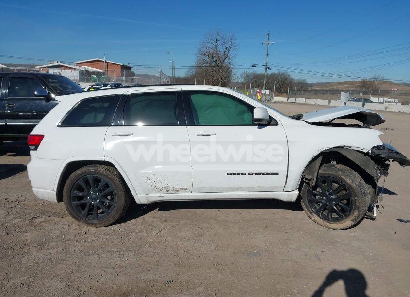 Photo 12 of 2017 Jeep Grand CHEROKEE ALTITUDE 4X2 (VIN 1C4RJEAG4HC952779)
