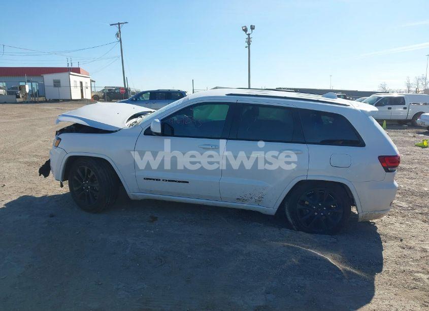 Photo 13 of 2017 Jeep Grand CHEROKEE ALTITUDE 4X2 (VIN 1C4RJEAG4HC952779)