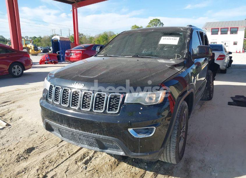 Photo 2 of 2018 Jeep Grand CHEROKEE LAREDO E 4X2 (VIN 1C4RJEAG4JC246952)