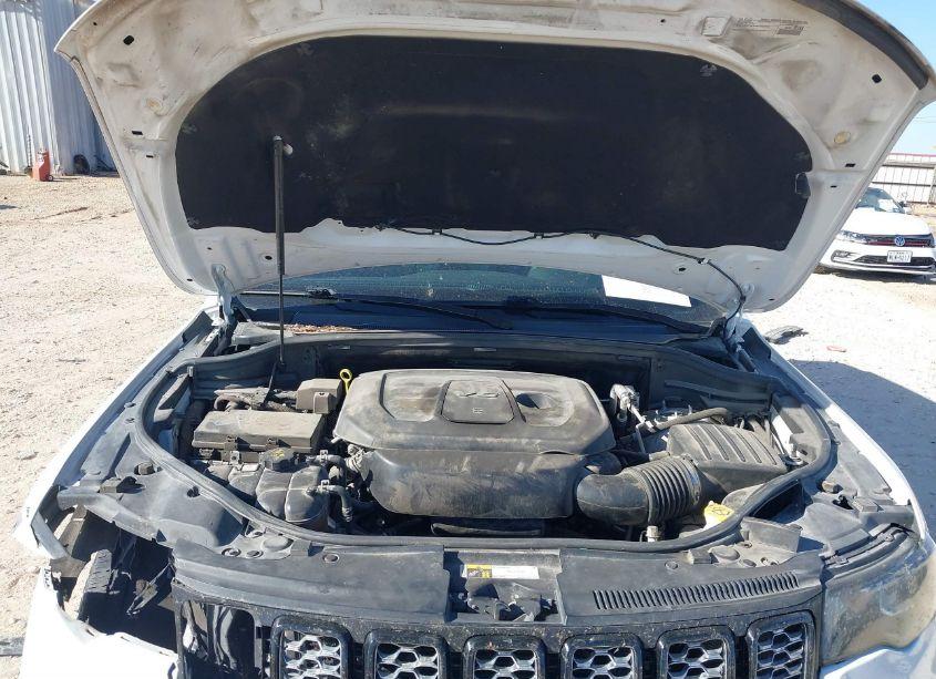 Photo 10 of 2018 Jeep Grand CHEROKEE ALTITUDE 4X2 (VIN 1C4RJEAG4JC359011)