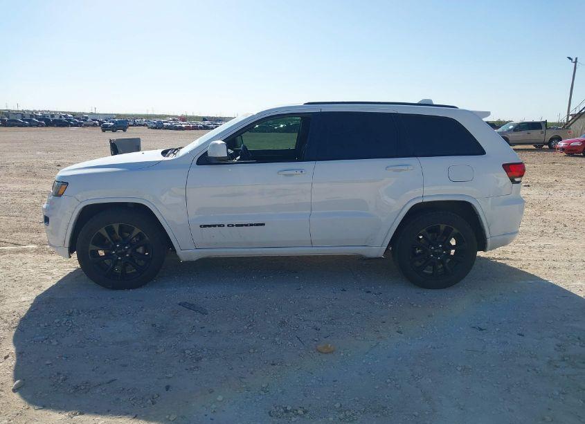 Photo 15 of 2018 Jeep Grand CHEROKEE ALTITUDE 4X2 (VIN 1C4RJEAG4JC359011)