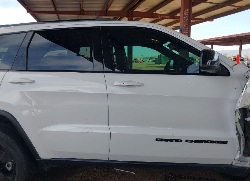 Photo 13 of 2019 Jeep Grand CHEROKEE UPLAND 4X2 (VIN 1C4RJEAG4KC572087)