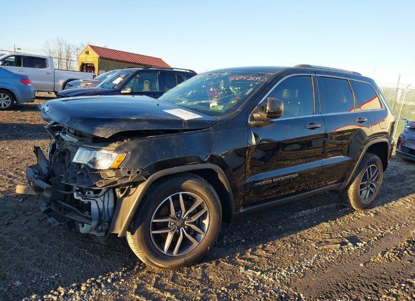 Photo 2 of 2019 Jeep Grand CHEROKEE LAREDO E 4X2 (VIN 1C4RJEAG4KC650187)