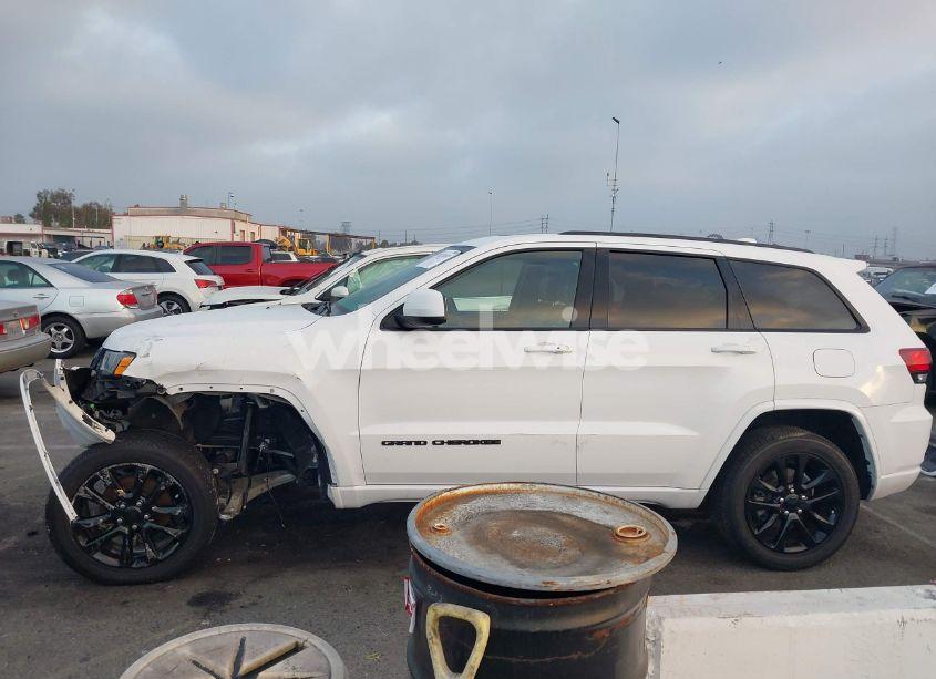 Photo 15 of 2020 Jeep Grand CHEROKEE ALTITUDE 4X2 (VIN 1C4RJEAG4LC279033)