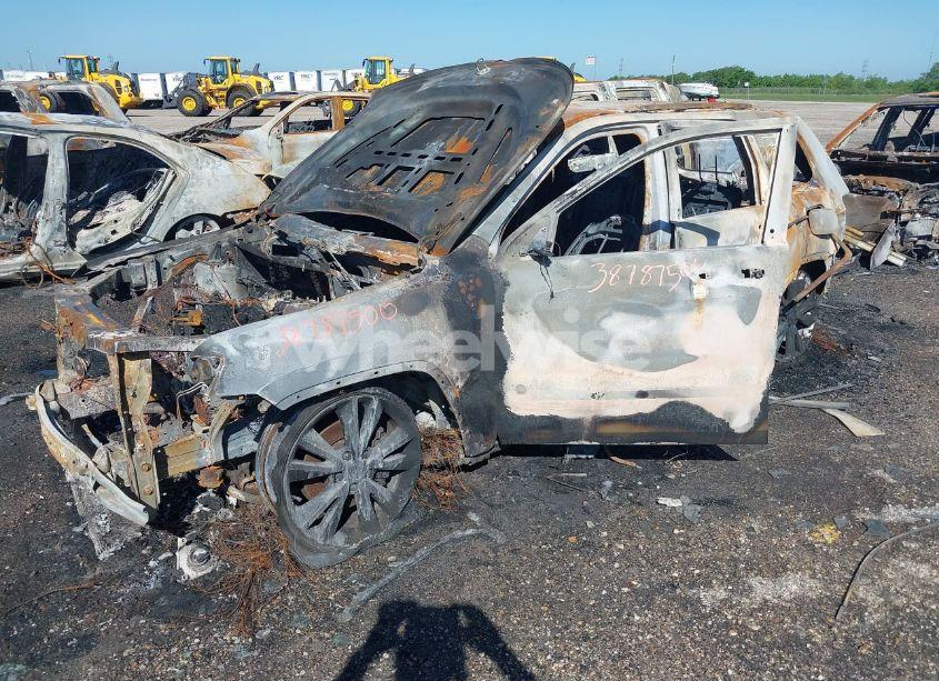 Photo 2 of 2013 Jeep Grand CHEROKEE LAREDO (VIN 1C4RJEAG5DC508028)