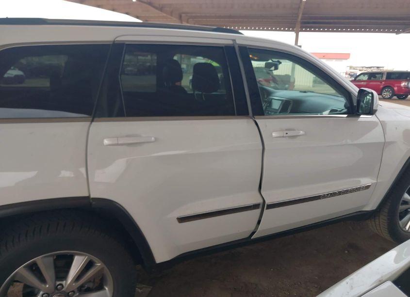 Photo 13 of 2013 Jeep Grand CHEROKEE LAREDO (VIN 1C4RJEAG5DC517148)