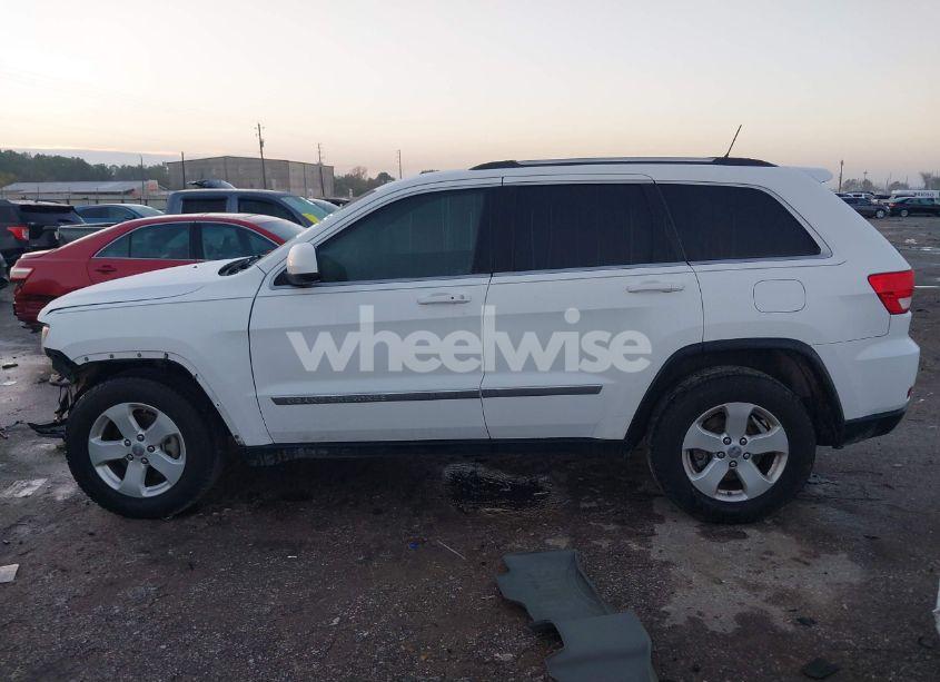 Photo 14 of 2013 Jeep Grand CHEROKEE LAREDO (VIN 1C4RJEAG5DC620828)