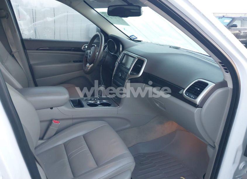 Photo 5 of 2013 Jeep Grand CHEROKEE LAREDO (VIN 1C4RJEAG5DC620828)