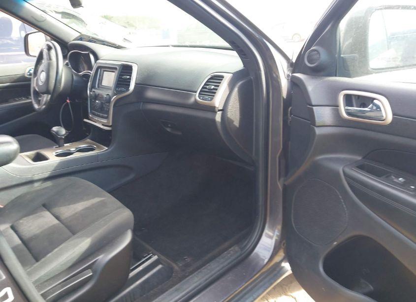 Photo 5 of 2015 Jeep Grand CHEROKEE LAREDO (VIN 1C4RJEAG5FC826282)