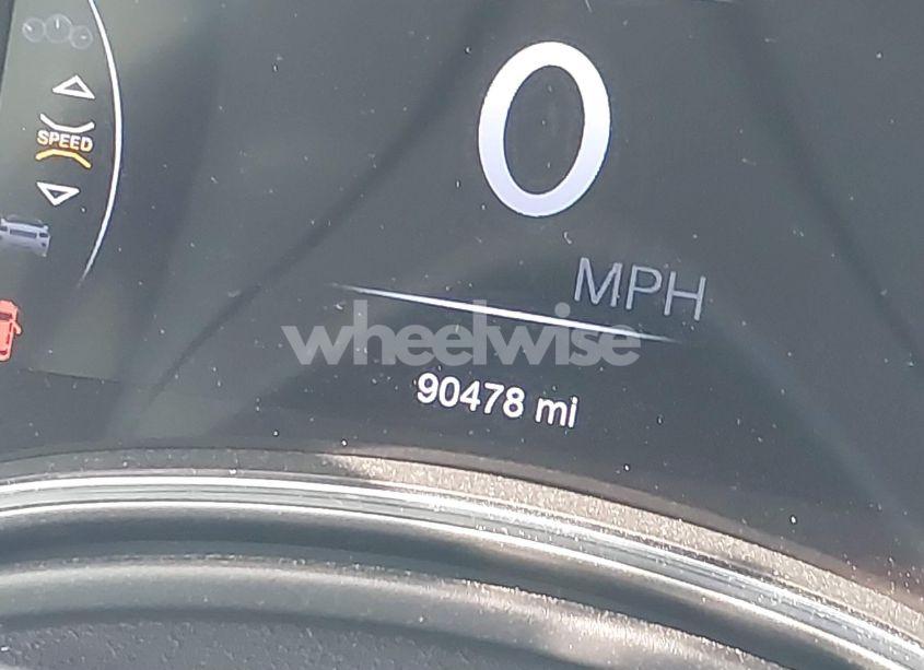 Photo 15 of 2019 Jeep Grand CHEROKEE ALTITUDE 4X2 (VIN 1C4RJEAG5KC580229)