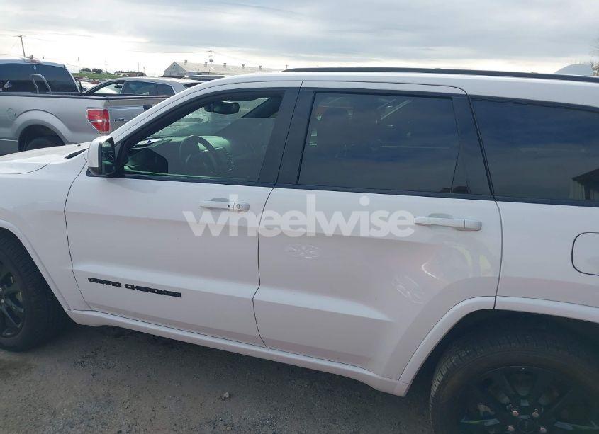Photo 15 of 2019 Jeep Grand CHEROKEE ALTITUDE 4X2 (VIN 1C4RJEAG5KC621393)