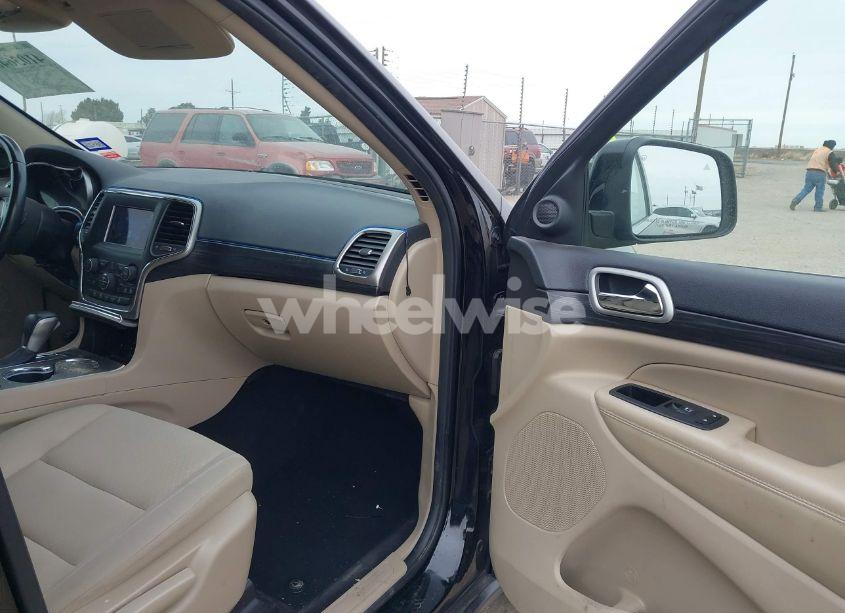 Photo 5 of 2019 Jeep Grand CHEROKEE LAREDO 4X2 (VIN 1C4RJEAG5KC824221)