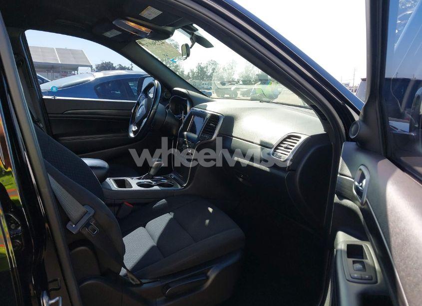 Photo 5 of 2020 Jeep Grand CHEROKEE LAREDO E 4X2 (VIN 1C4RJEAG5LC128749)