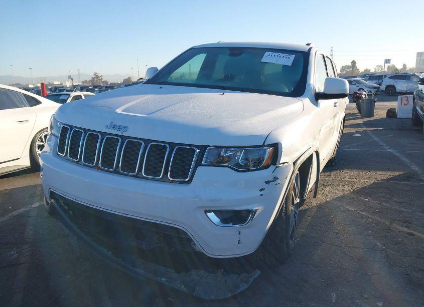 Photo 2 of 2020 Jeep Grand CHEROKEE LAREDO E 4X2 (VIN 1C4RJEAG5LC300844)