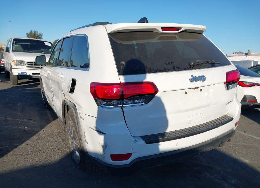 Photo 3 of 2020 Jeep Grand CHEROKEE LAREDO E 4X2 (VIN 1C4RJEAG5LC300844)