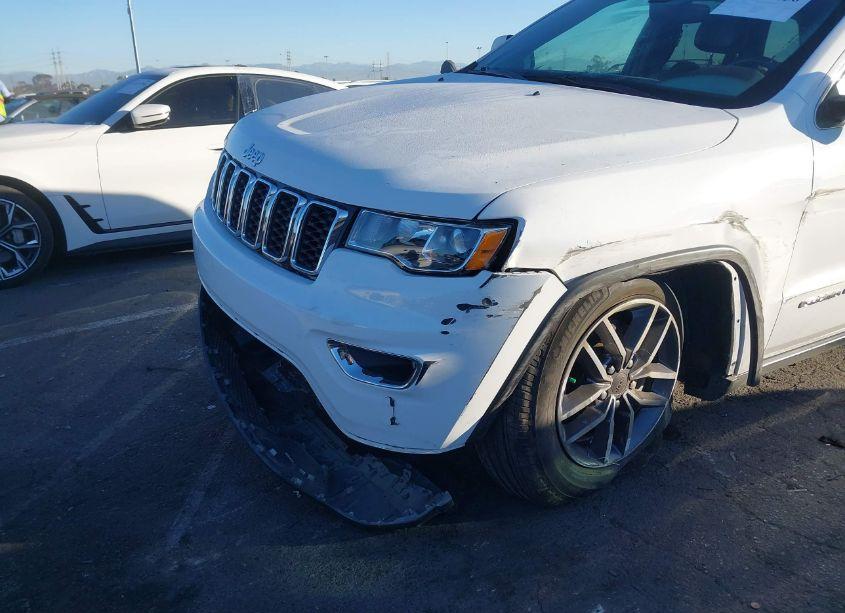 Photo 6 of 2020 Jeep Grand CHEROKEE LAREDO E 4X2 (VIN 1C4RJEAG5LC300844)
