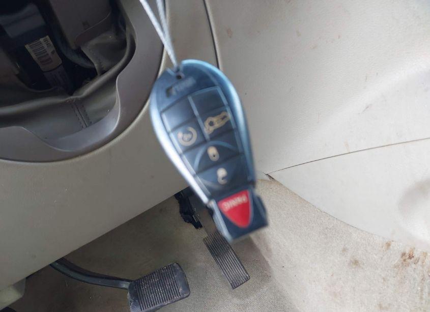 Photo 11 of 2012 Jeep Grand CHEROKEE LAREDO (VIN 1C4RJEAG6CC229475)