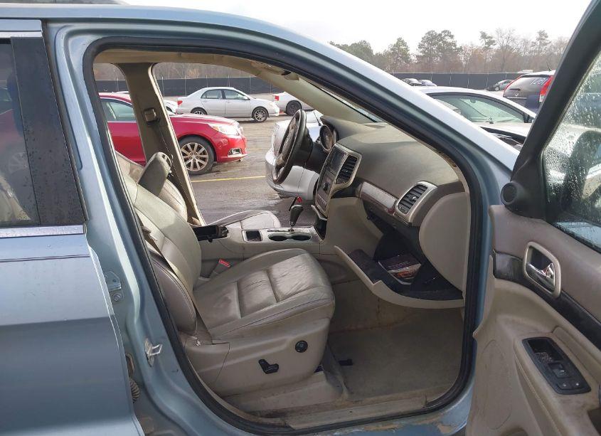 Photo 5 of 2012 Jeep Grand CHEROKEE LAREDO (VIN 1C4RJEAG6CC229475)