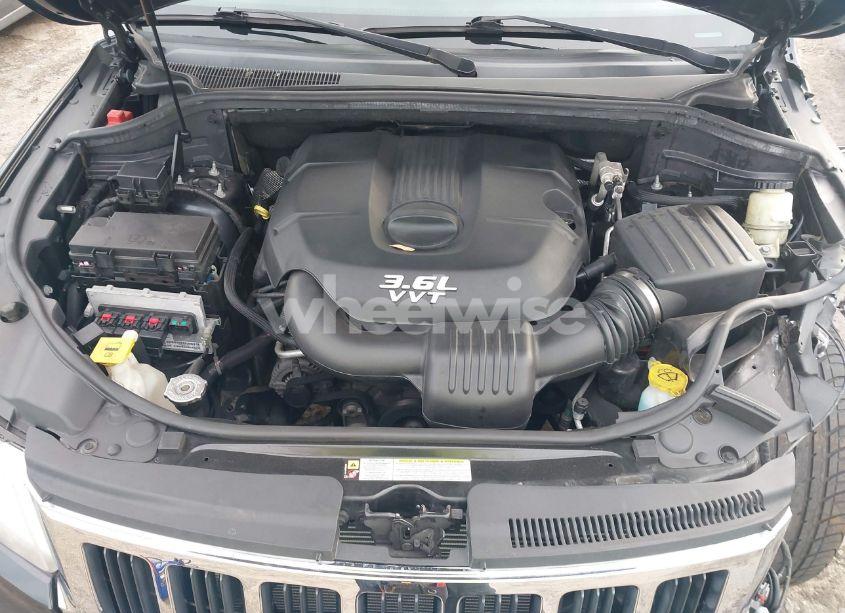 Photo 10 of 2013 Jeep Grand CHEROKEE LAREDO (VIN 1C4RJEAG6DC533858)