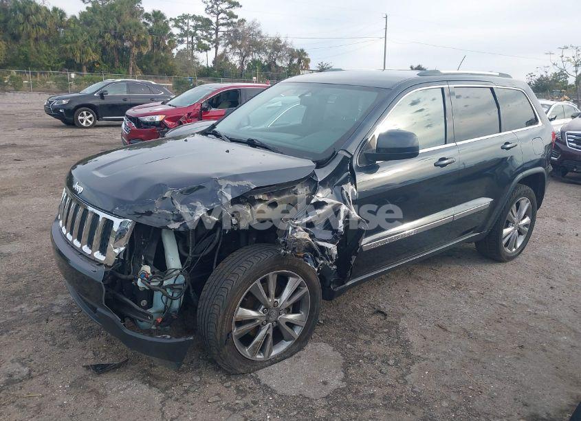 Photo 2 of 2013 Jeep Grand CHEROKEE LAREDO (VIN 1C4RJEAG6DC533858)