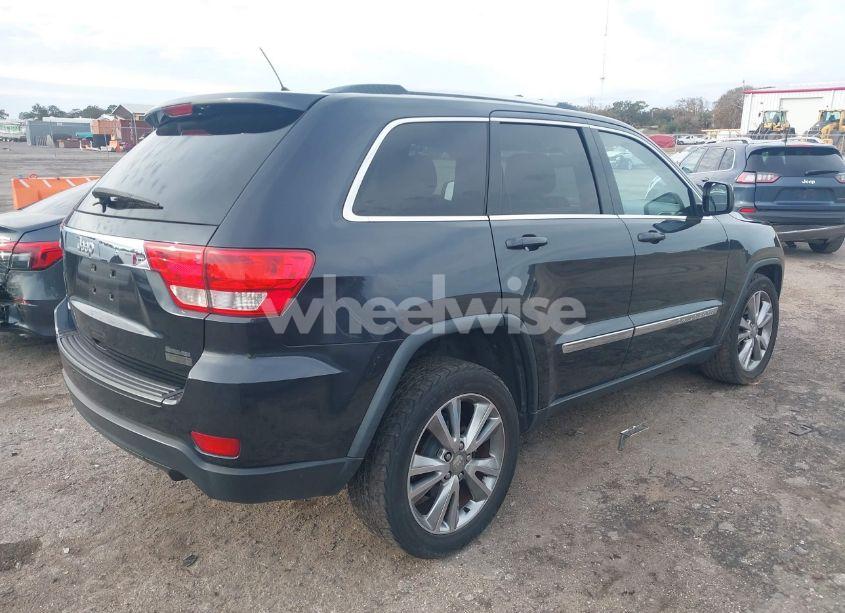 Photo 4 of 2013 Jeep Grand CHEROKEE LAREDO (VIN 1C4RJEAG6DC533858)