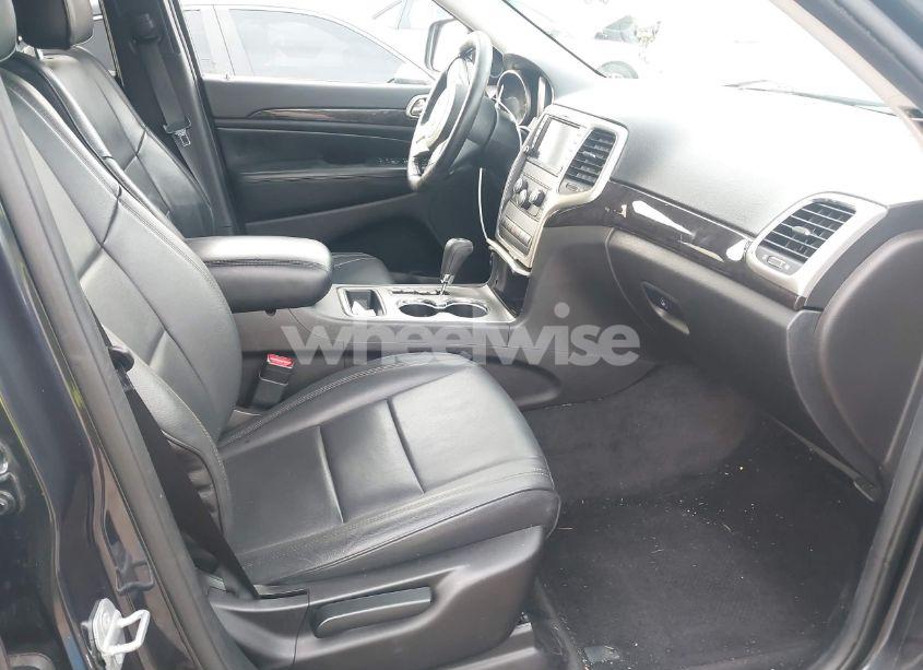 Photo 5 of 2013 Jeep Grand CHEROKEE LAREDO (VIN 1C4RJEAG6DC533858)