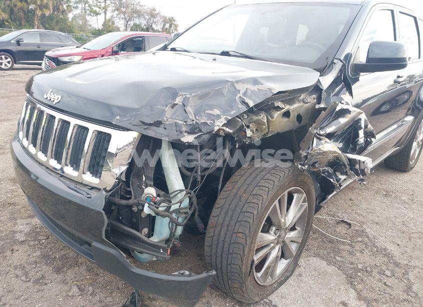 Photo 6 of 2013 Jeep Grand CHEROKEE LAREDO (VIN 1C4RJEAG6DC533858)