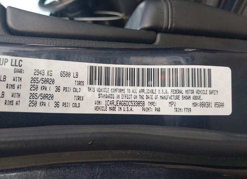 Photo 9 of 2013 Jeep Grand CHEROKEE LAREDO (VIN 1C4RJEAG6DC533858)