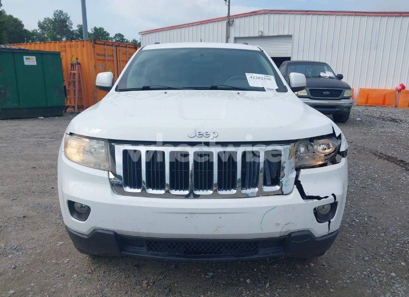 Photo 12 of 2013 Jeep Grand CHEROKEE LAREDO (VIN 1C4RJEAG6DC647164)