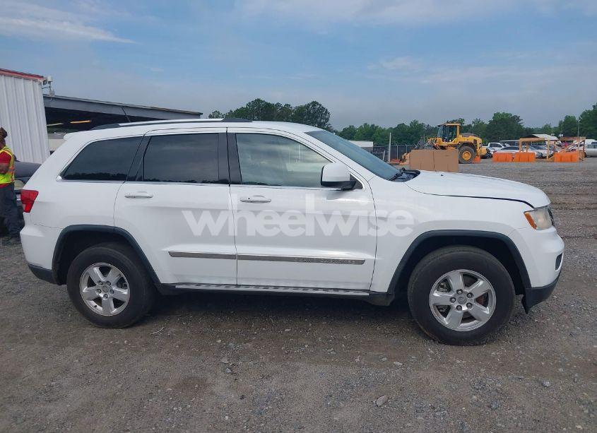 Photo 13 of 2013 Jeep Grand CHEROKEE LAREDO (VIN 1C4RJEAG6DC647164)