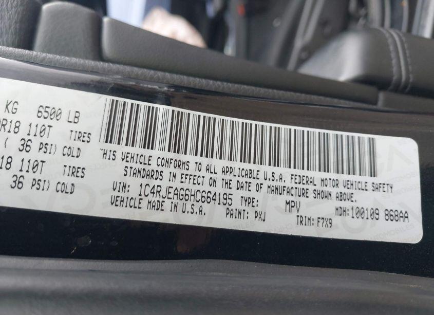 Photo 9 of 2017 Jeep Grand CHEROKEE LAREDO 4X2 (VIN 1C4RJEAG6HC664195)