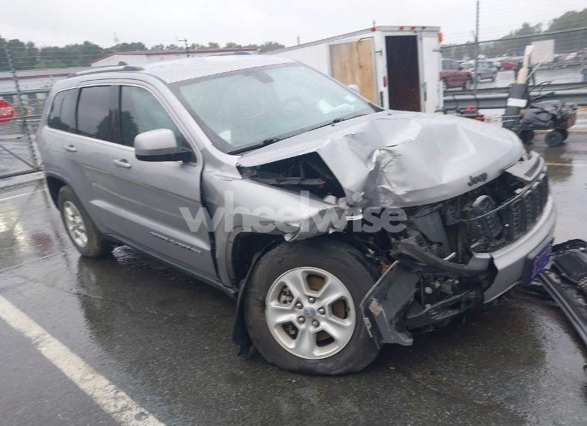 2017 Jeep Grand CHEROKEE LAREDO 4X2 (VIN 1C4RJEAG6HC943713) main photo