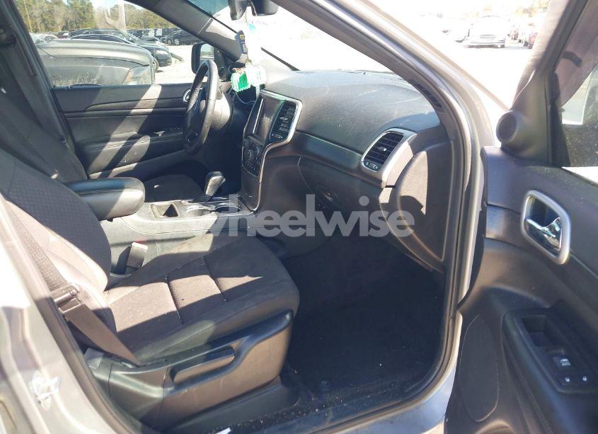 Photo 5 of 2018 Jeep Grand CHEROKEE LAREDO E 4X2 (VIN 1C4RJEAG6JC145105)