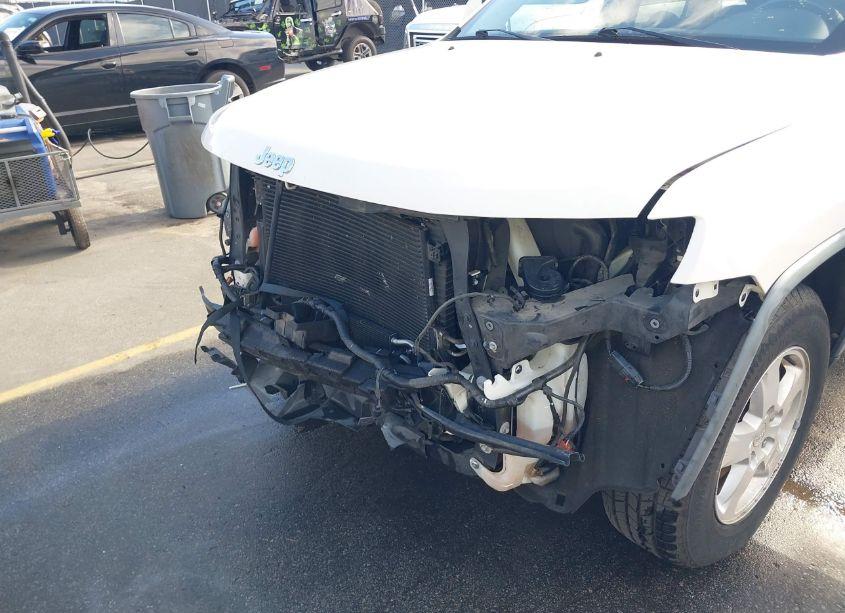 Photo 6 of 2012 Jeep Grand CHEROKEE LAREDO (VIN 1C4RJEAG7CC162675)