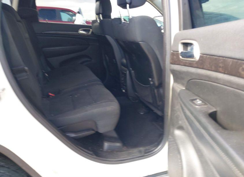 Photo 8 of 2012 Jeep Grand CHEROKEE LAREDO (VIN 1C4RJEAG7CC162675)