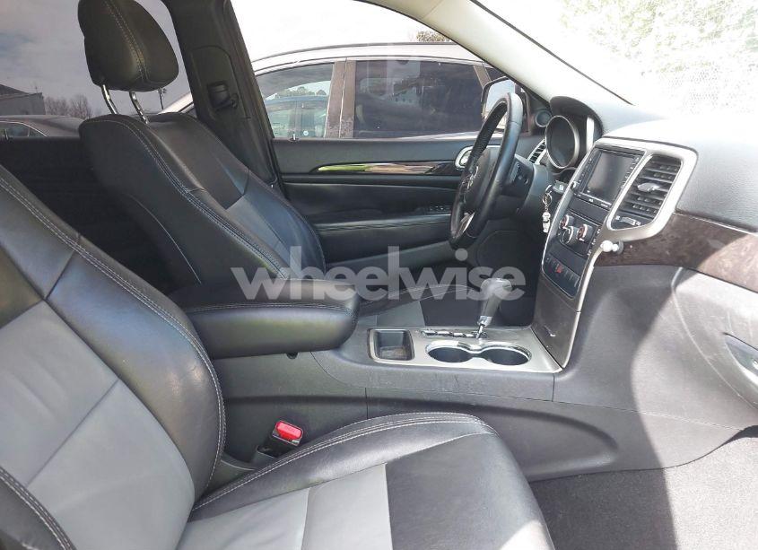 Photo 5 of 2012 Jeep Grand CHEROKEE LAREDO (VIN 1C4RJEAG7CC187320)