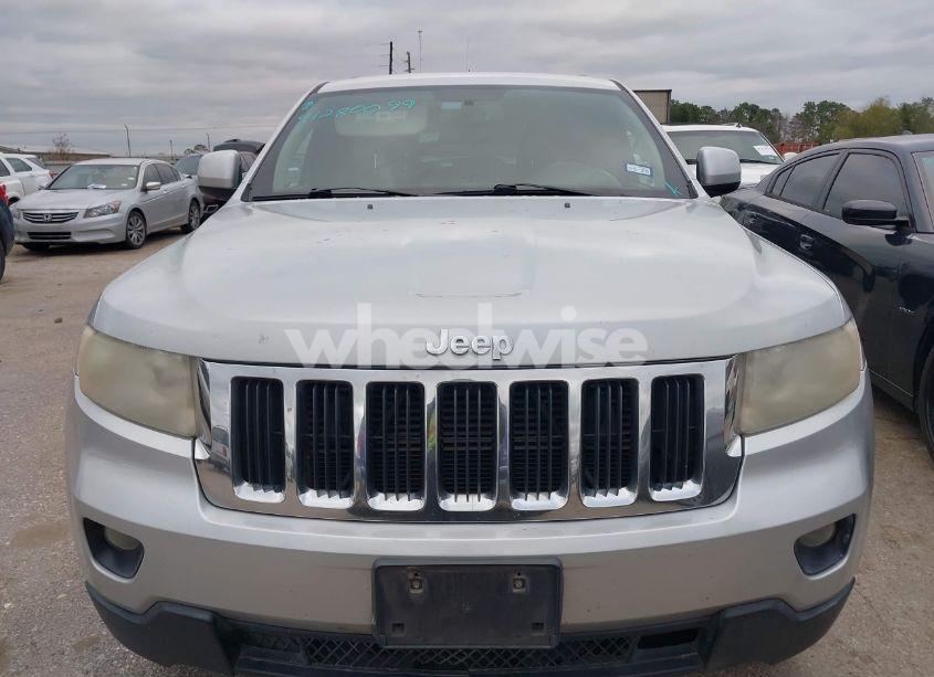 Photo 12 of 2012 Jeep Grand CHEROKEE LAREDO (VIN 1C4RJEAG7CC305351)