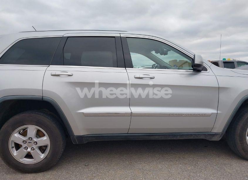 Photo 13 of 2012 Jeep Grand CHEROKEE LAREDO (VIN 1C4RJEAG7CC305351)