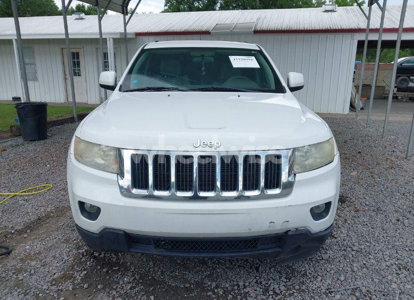 Photo 12 of 2013 Jeep Grand CHEROKEE LAREDO (VIN 1C4RJEAG7DC569770)