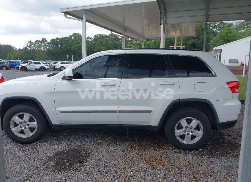 Photo 14 of 2013 Jeep Grand CHEROKEE LAREDO (VIN 1C4RJEAG7DC569770)