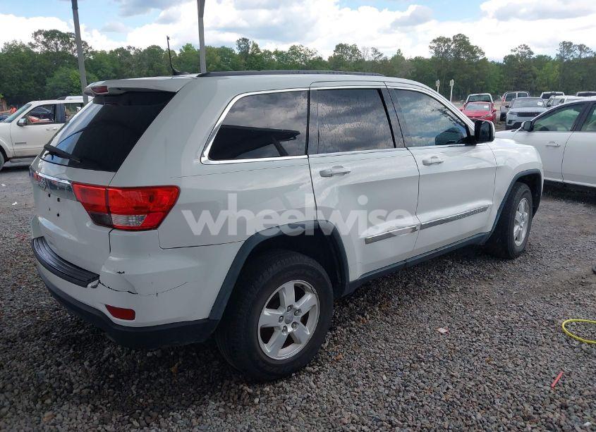Photo 4 of 2013 Jeep Grand CHEROKEE LAREDO (VIN 1C4RJEAG7DC569770)